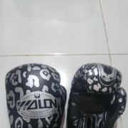 Sarung Tinju Wolon LEOPARD TUTUL Boxing Gloves Tinju Boxing Muaythai - HITAM-SILVER 8oz