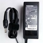 original adaptor charger toshiba 19v -3.42a + kabel power