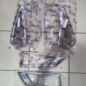 garnish lampu chrome lampu belakang calya/sigra