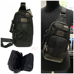 Pilihan tumi fife slim sling bag | 450 