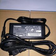 adaptor charger toshiba satellite l730 l735 l740 l745 c800 19v 3.42a