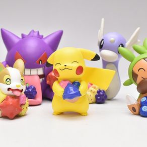 TAKARA TOMY Mainan Model Tokoh Aksi Kecil Buah Makan Buah Pikachu Asli Pokemon