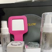 paket wajah whitening by ms glow free cermin