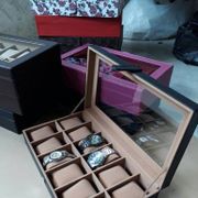 kotak/tempat jam tangan isi 12 hitam coklat muda