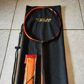 RAKET BADMINTON YONEX ASTROX 99 MOMOTA