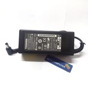 adaptor charger carger original laptop toshiba 19v-3.42a 5.5mm*2.5mm