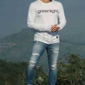 baju kaos pria lengan panjang / kaos greenlight original / kaos ariel - putih m