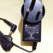 adaptor monitor lg 19v 0.84a original