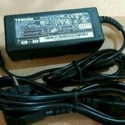 adaptor charger toshiba 19v 3.42a~(5.5*2.5) compatible