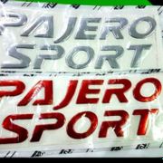 EMBLEM PAJERO SPORT - LOGO KAP MESIN PAJERO - MERAH CHROME